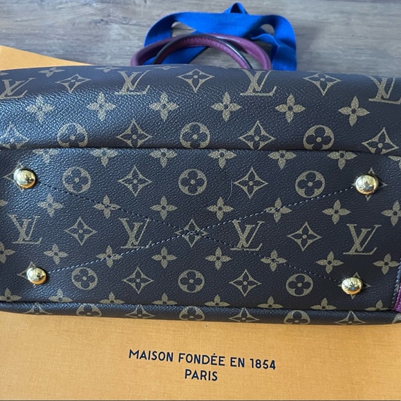 LOUIS VUITTON-AUTHENTIC Large Signature Logo Canvas Fuchsia Handbag - Picture 3 of 16